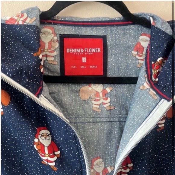 Denim & Flower Santa Zip Up Hoodie Size Large

Ugly Christmas sweater
Holidays - Picture 4 of 4